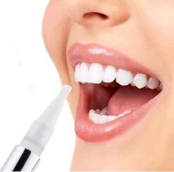Perfect Wit - Whitening Pen - Tandenblekers - 100% Natuurlijke Ingrediënten - Peroxidevrij - Veilig Bleken - Witte Tanden - Tandbleekset - Tanden Bleken - Whitening - Teeth Whitening - Frisse Adem 15 Perfect Wit - Whitening Pen - Tandenblekers - 100% Natuurlijke Ingrediënten - Peroxidevrij - Veilig Bleken - Witte Tanden - Tandbleekset - Tanden Bleken - Whitening - Teeth Whitening - Frisse Adem -Winkel Voor Persoonlijke Verzorging 1200x1187 2