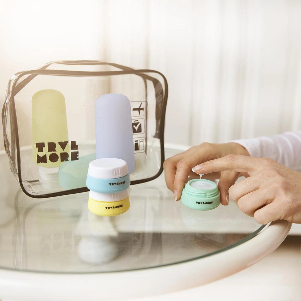 TRVLMORE Reisflesjes Met Etui - Navulbaar - Transparant - 6 Stuks 4 TRVLMORE Reisflesjes Met Etui - Navulbaar - Transparant - 6 Stuks - Afbeelding 2