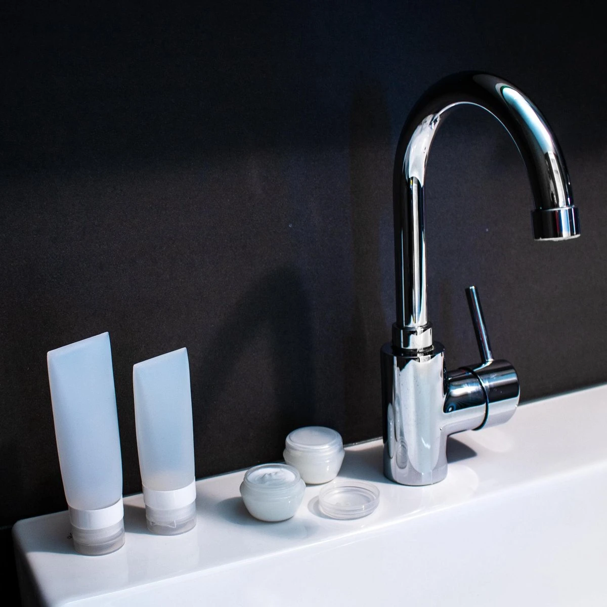 Qpacks - 8-delige Reisflesjes Set Transparant - Vliegtuig Handbagage - Navulbare Reis 100ML Flacons - Incl. Potjes & Etui -Travel - Reisaccessoires 5 Qpacks - 8-delige Reisflesjes Set Transparant - Vliegtuig Handbagage - Navulbare Reis 100ML Flacons - Incl. Potjes & Etui -Travel - Reisaccessoires - Afbeelding 3