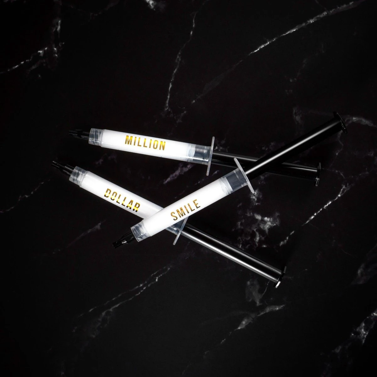 Refill-Gels (3 Stuks) Tanden Bleek Gel Voor The Million Dollar Smile® Tandenbleekkit - Peroxide Vrij - Navulling - Tanden Bleekset 3 Refill-Gels (3 Stuks) Tanden Bleek Gel Voor The Million Dollar Smile® Tandenbleekkit - Peroxide Vrij - Navulling - Tanden Bleekset