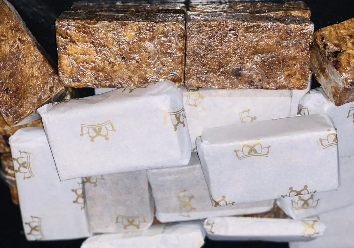 Organic African Black Soap - Biologisch Afrikaanse Zwarte Zeep 100g 3 Organic African Black Soap - Biologisch Afrikaanse Zwarte Zeep 100g