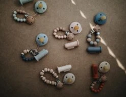 Mushie Finger Toothbrush Clay/Sand - Vingertandenborstel Baby - 2 Stuks Per Verpakking - Tandenborstel Siliconen -Winkel Voor Persoonlijke Verzorging 1200x921