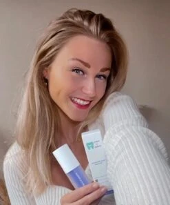 Love2smile Teeth Whitening Shampoo - De Natuurlijke Tandenbleker Van Nederland & België - Goedgekeurde Tandpasta - Teeth Whitening - Wittere Tanden - Zonder Peroxide -Winkel Voor Persoonlijke Verzorging 997x1200 1